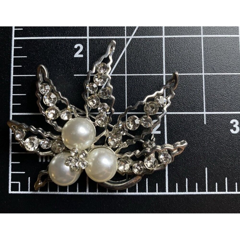 Crystal Bridal Brooch Pin Faux Pearl Silver Tone Filigree Leaves Prom Pageant 2" - Picture 8 of 9